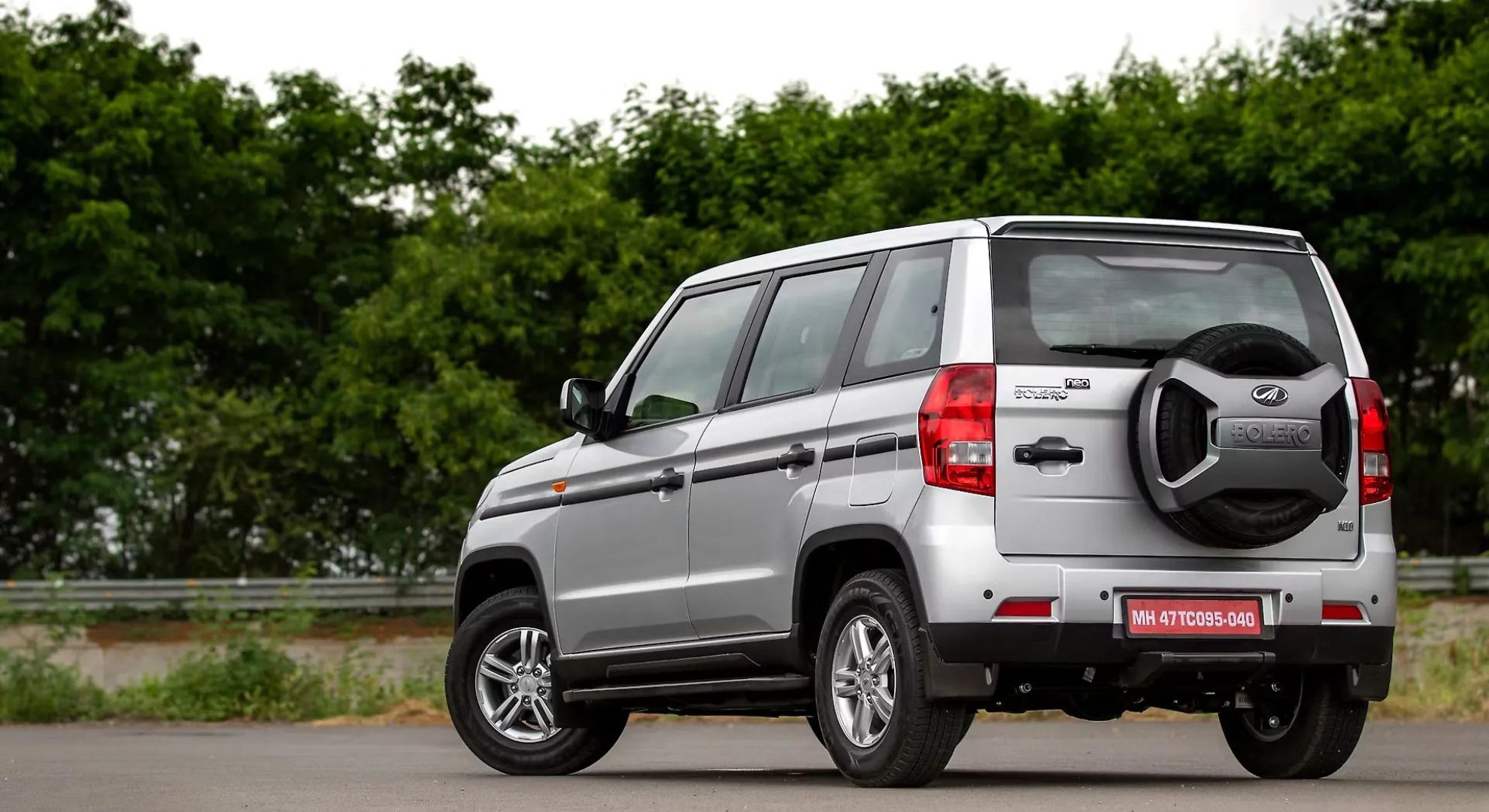 Mahindra Bolero Neo — View 2