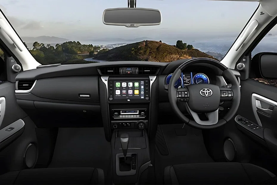 Toyota Fortuner — View 3