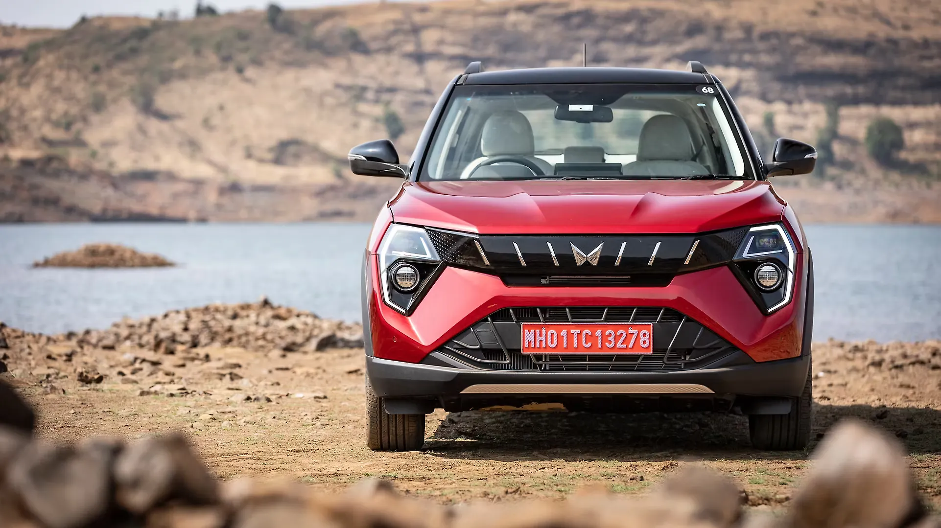 Mahindra XUV300 — View 1
