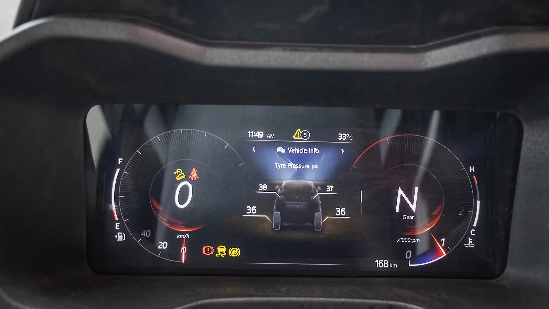Mahindra XUV300 W8 Diesel