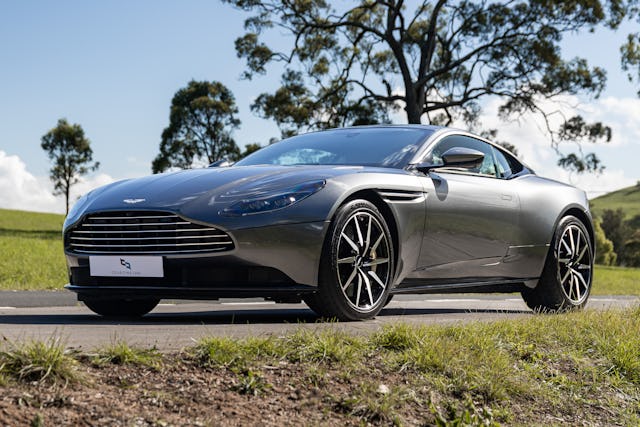 Aston Martin DB11 V8