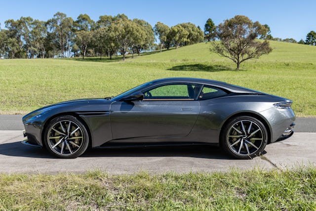 Aston Martin DB11 V8