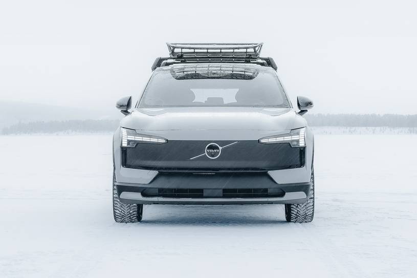 Volvo EX30 Cross Country Twin Motor Performance