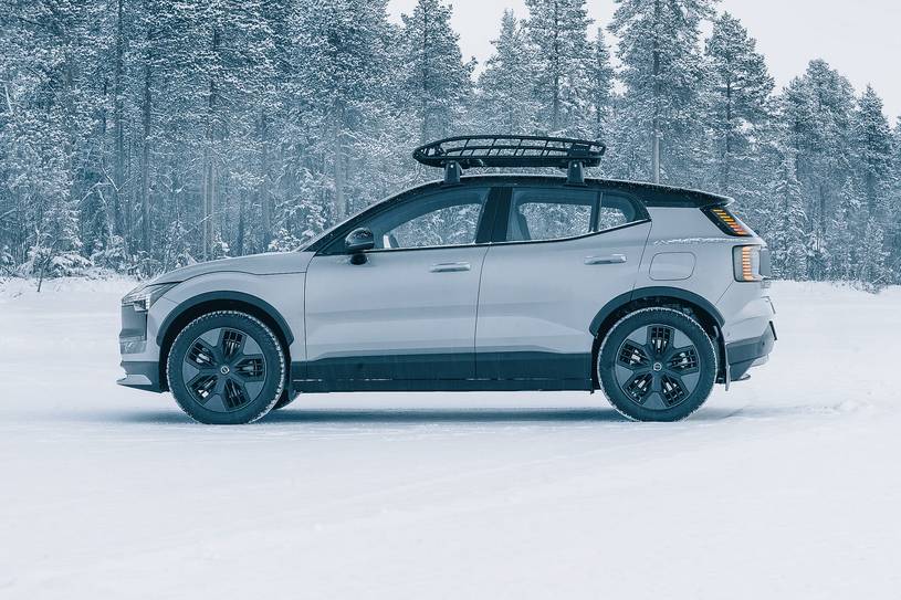 Volvo EX30 Cross Country Twin Motor Performance