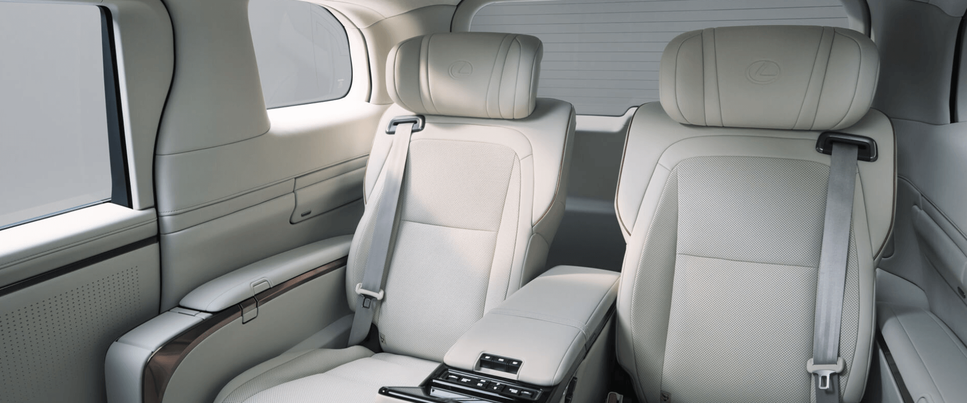Lexus LM 350h Hybrid