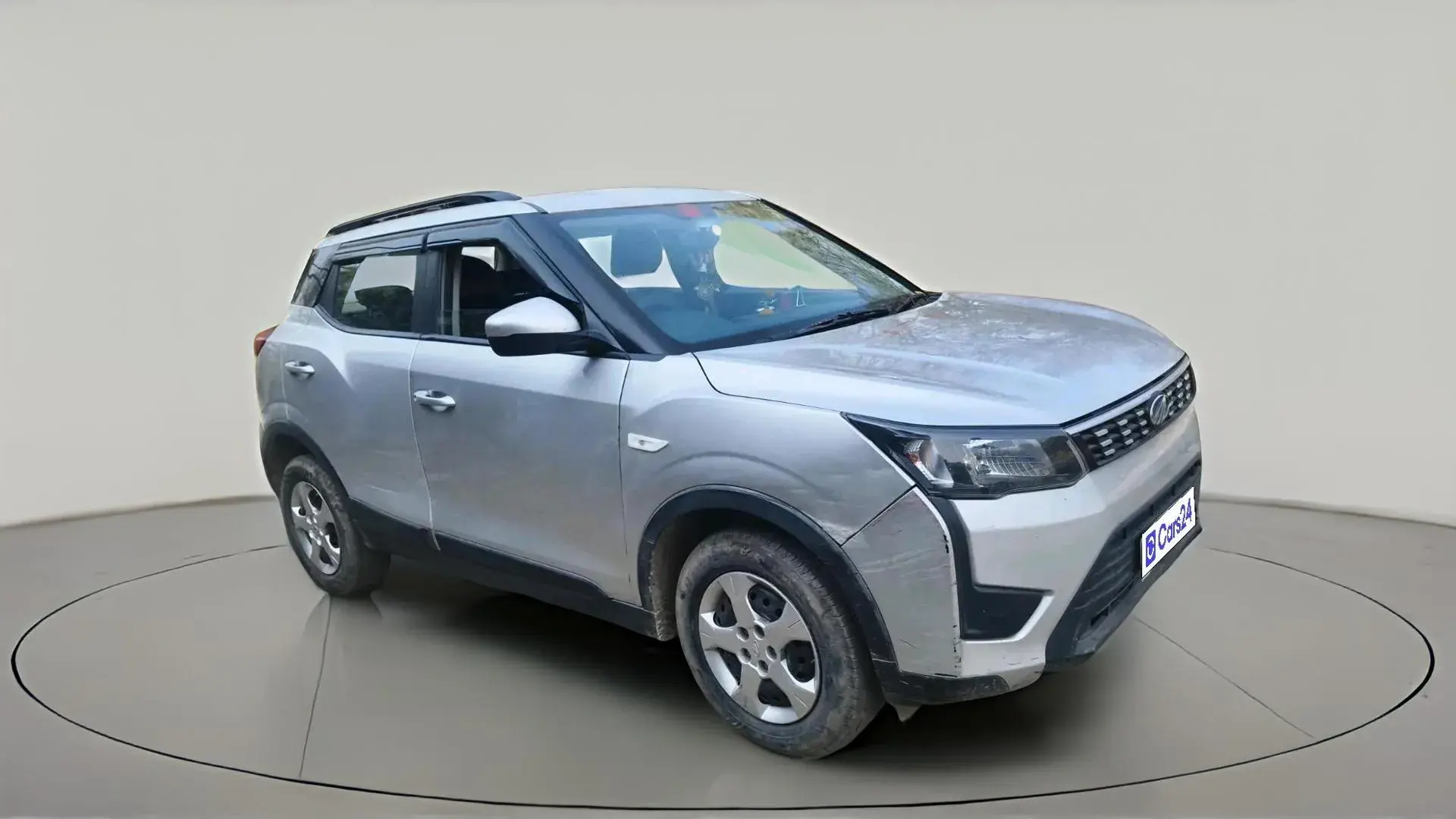 Mahindra XUV300 W4