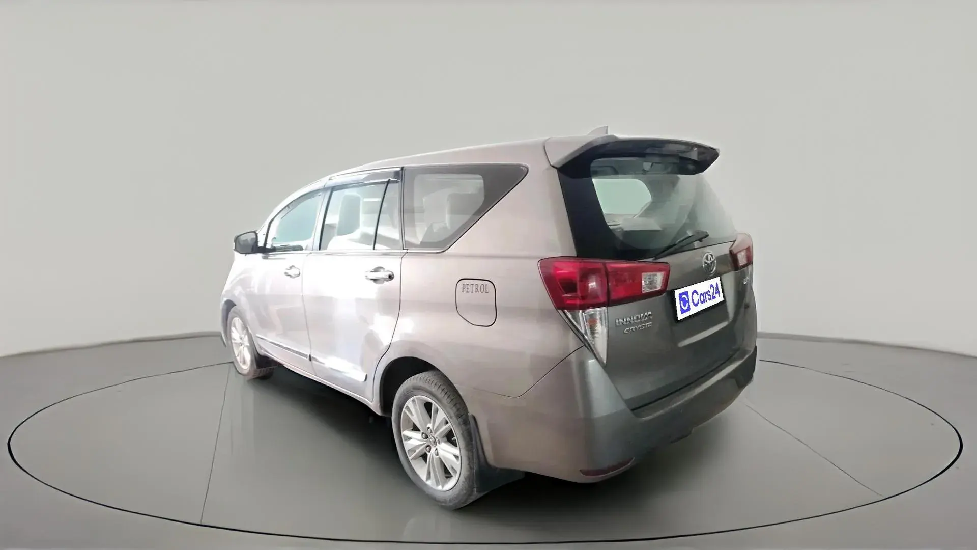 Toyota Innova Crysta — View 1